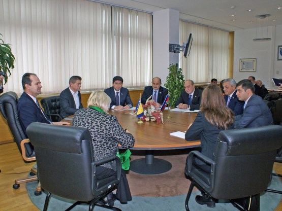 Speaker of the House of Peoples Safet Softić met with a delegation of the Parliament of Azerbaijan